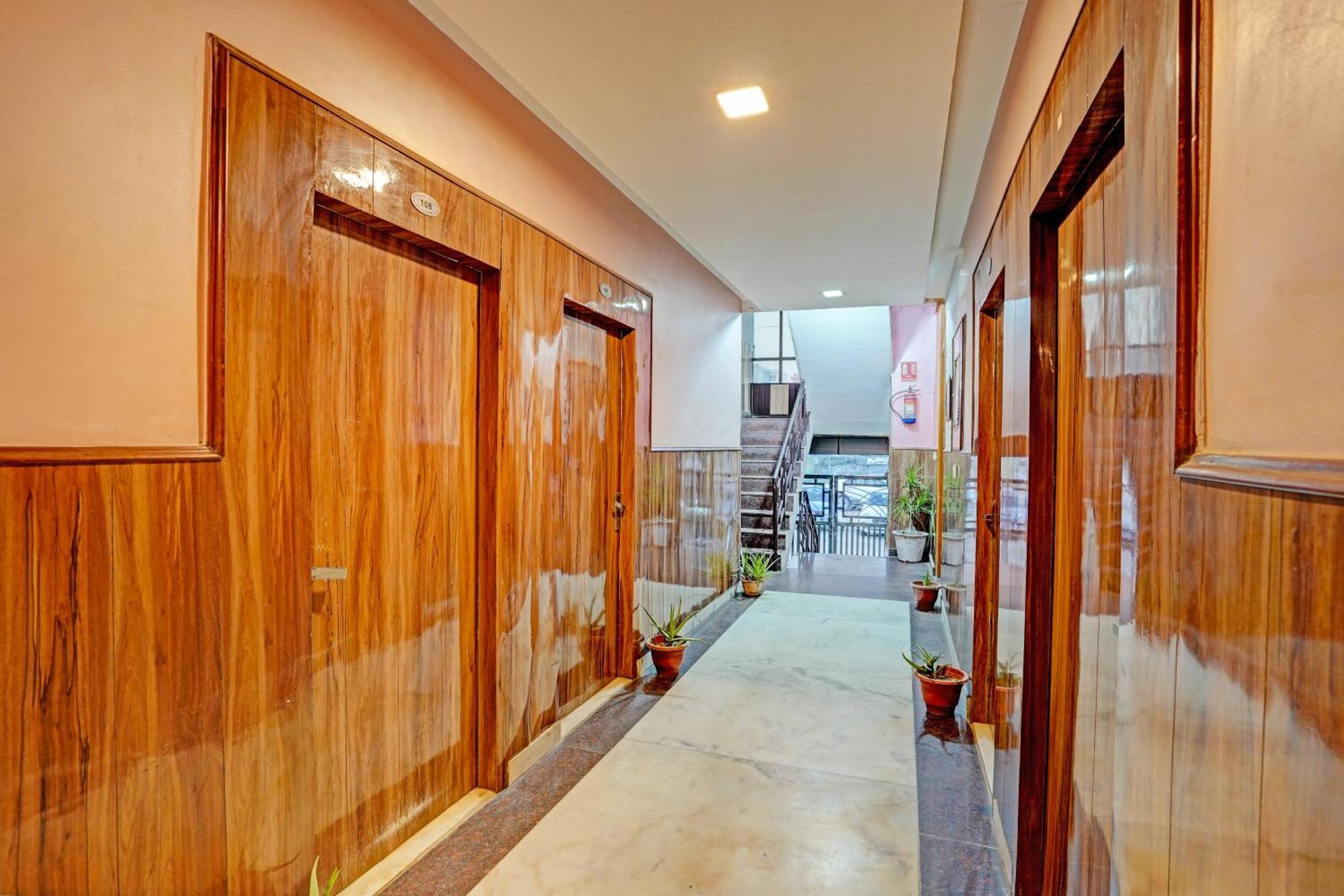 Hotel O Greno House Near Pvr Ansal Plaza Greater Noida Extérieur photo